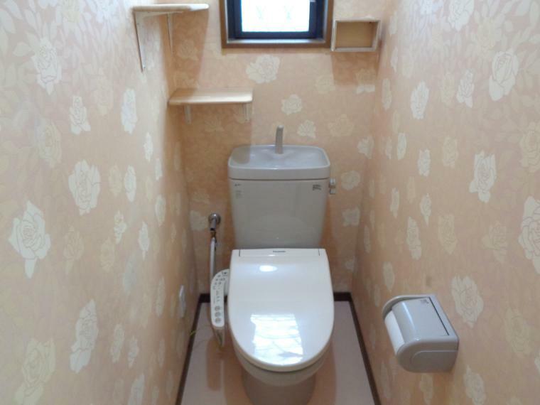 トイレ 温水洗浄便座付きのトイレです。