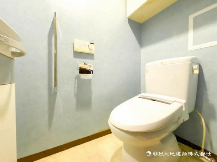 トイレ 来訪客にも嬉しいトイレは手洗い器付き！清潔感のあるトレイスペースです！
