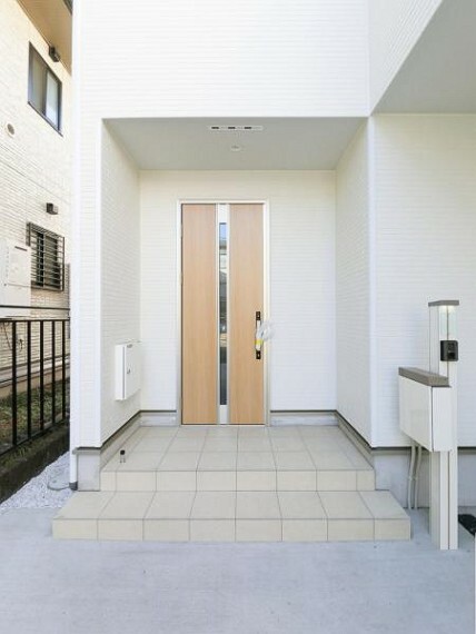玄関 スタイリッシュでモダンな玄関アプローチが、お客様をお出迎えしてくれます。
