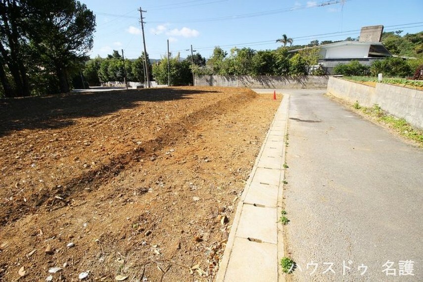 現況写真 前面道路含む現地写真