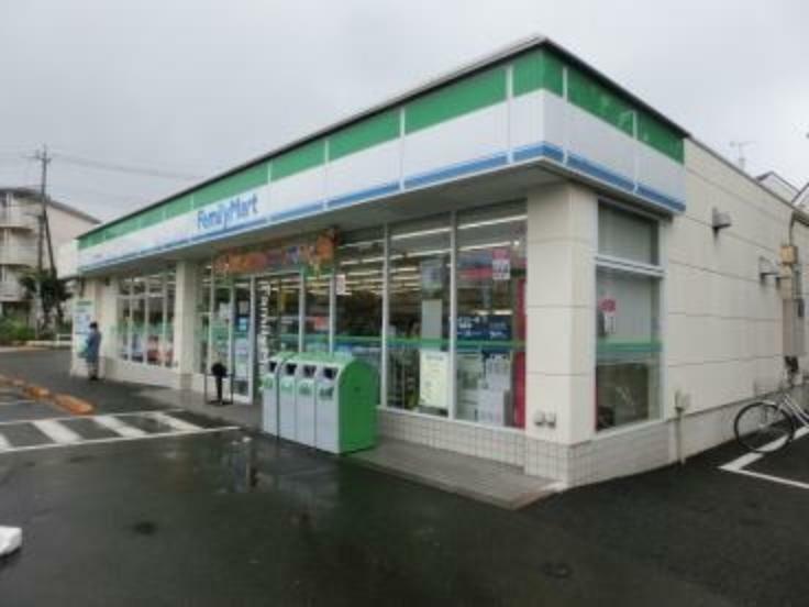 コンビニ ファミリーマート相模原鵜野森店