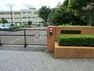 小学校 【小学校】中央小学校まで923m