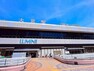 JR大宮駅（JR東日本、東武鉄道、埼玉新都市交通の駅、JRは新幹線、在来線ともに東京と東北地方・信越地方を結びます。東武野田線や埼玉新都心交通・伊奈線を合わせると14の路線が入る埼玉県最大のターミナル駅です。）