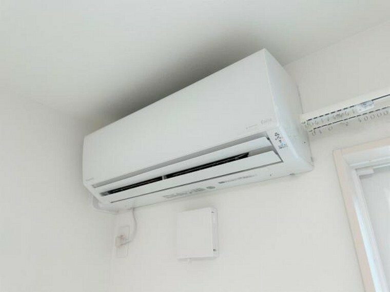 冷暖房・空調設備 《リビングエアコン》