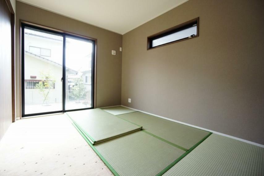 和室 和室はくつろぎスペースや接待部屋など、様々な用途がありとても重宝します。