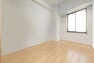 洋室（2）※画像はCGにより家具等の削除、床・壁紙等を加工した空室イメージです。