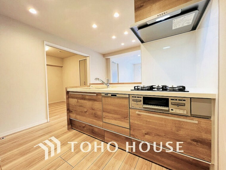 キッチン スタイリッシュなデザインのキッチン回り収納も豊富で、綺麗な空間を保てますね！