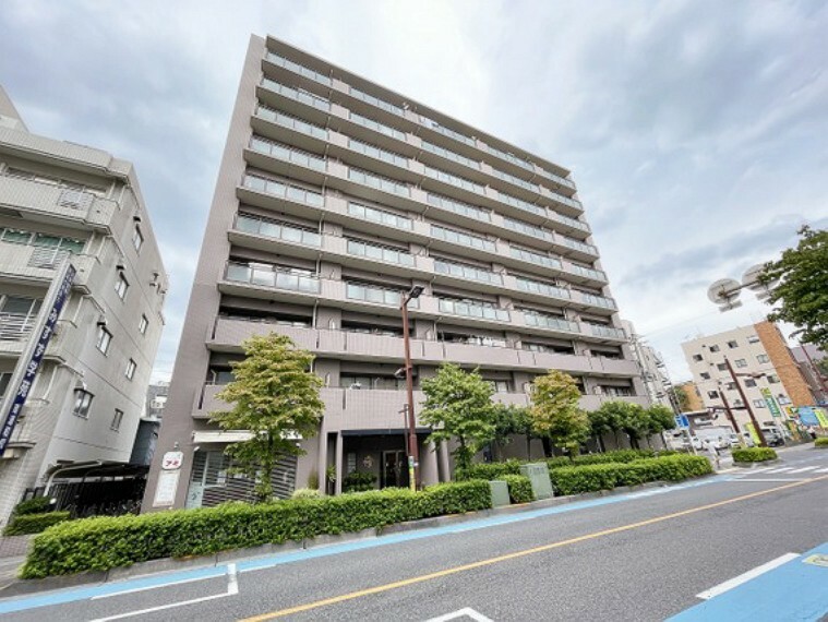 JR京浜東北＆武蔵野線「南浦和」駅徒歩4分。生活便利なマンションです。