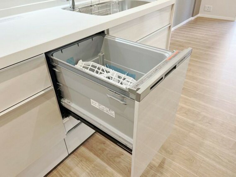 発電・温水設備 食器を洗っている間にお掃除など、様々なシーンで家事の時短に役立つ食洗機。省スペースのビルトインタイプを採用致しました。