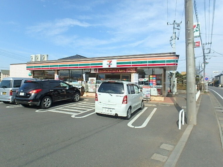 コンビニ セブンイレブン坂戸毛呂山バイパス店
