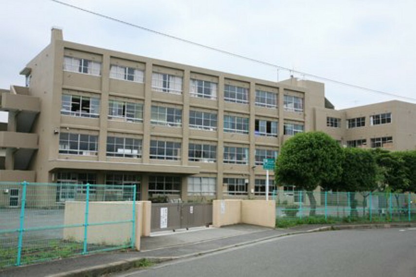 中学校 【中学校】林中学校まで1339m