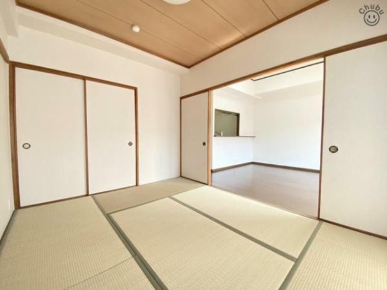 和室 和室　リビングに隣接した和室は小さなお子様の遊び場や洗濯物を畳んだりとミセスコーナーとしても使えます。