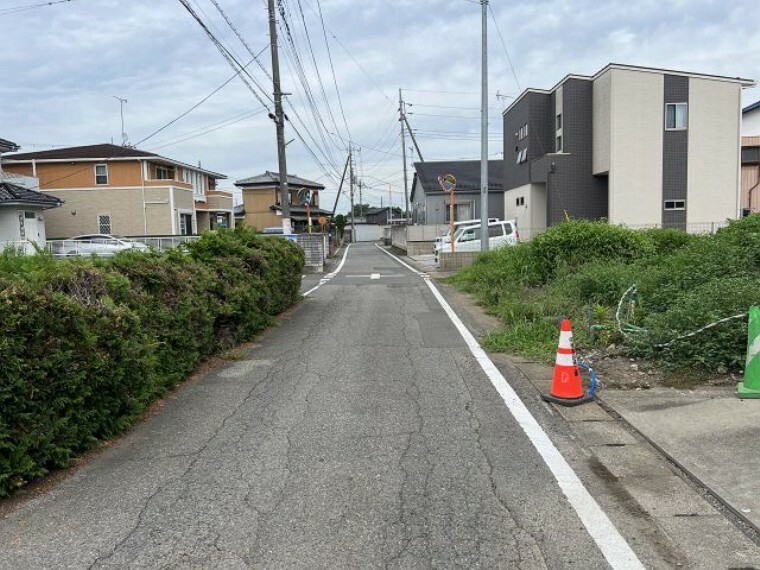 現況写真 【群馬県館林市尾曳町1期4区画A区画】前面道路　西側から東側方面