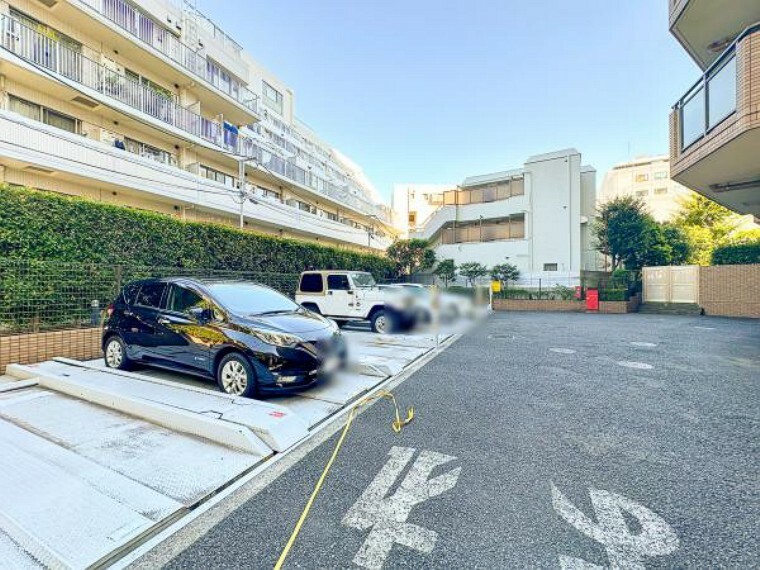 敷地内駐車場 敷地内駐車場もあり外出時もスムーズです（空き状況要確認）