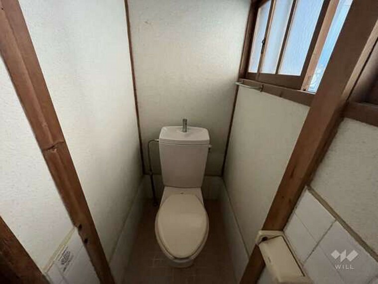 トイレ トイレお手洗いにも窓があり換気ができます。衛生的にも嬉しいですね。