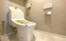 トイレ 《トイレ》　■快適な使用感が人気の温水洗浄機能を搭載。
