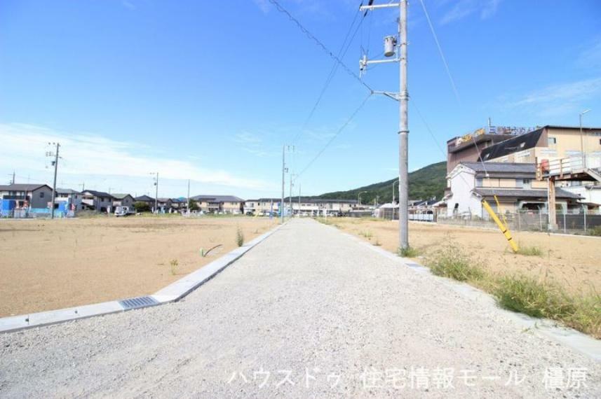 現況写真 前面道路含む現地写真