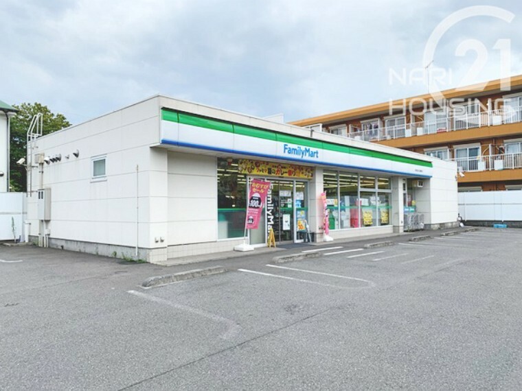 コンビニ 【コンビニエンスストア】ファミリーマート　羽村富士見公園前店まで5m