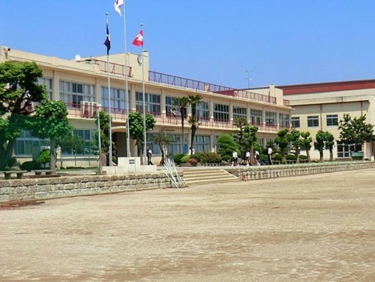 中学校 千葉県野田市の中央地区にある公立中学校
