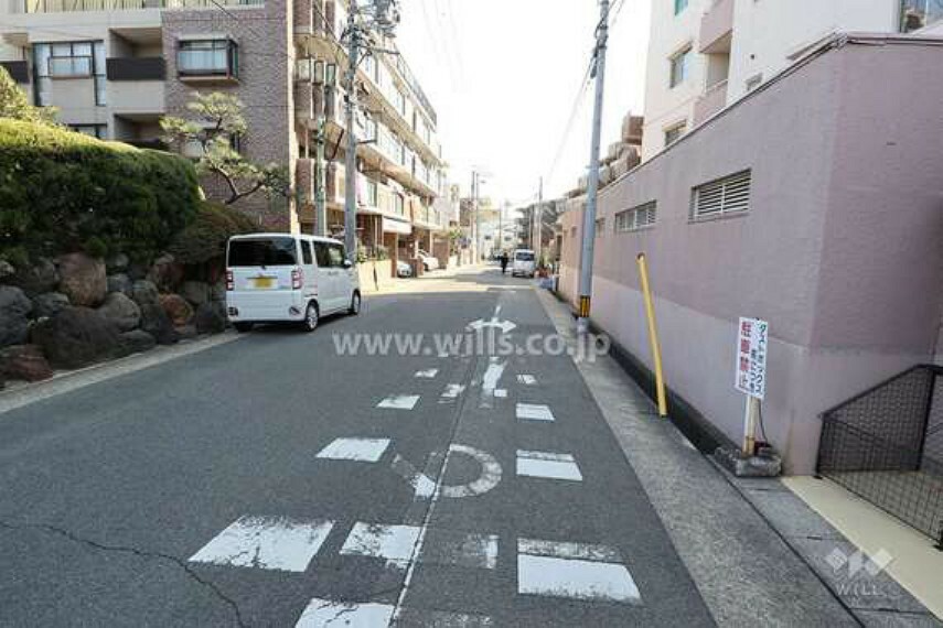 現況写真 敷地北側の前面道路（東側から）