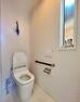 トイレ 建物2:トイレ シンプルな内装のスッキリとしたトイレです。お手入れやお掃除が簡単にできるシンプルなデザインのトイレです。