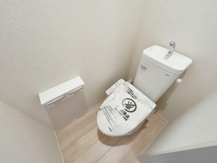 温水洗浄機能の付いた快適なトイレを2つ設置！<BR/>使用が重なる朝も2ヶ所あれば安心ですね！