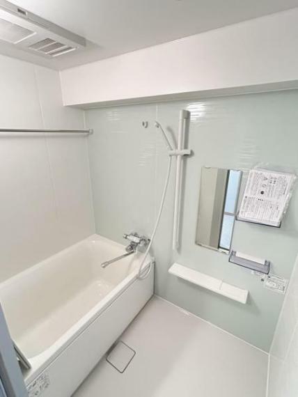浴室 【RF済】浴室はハウステック製の新品ユニットバスに交換致しました。綺麗なお風呂で一日の疲れを癒すことができます。