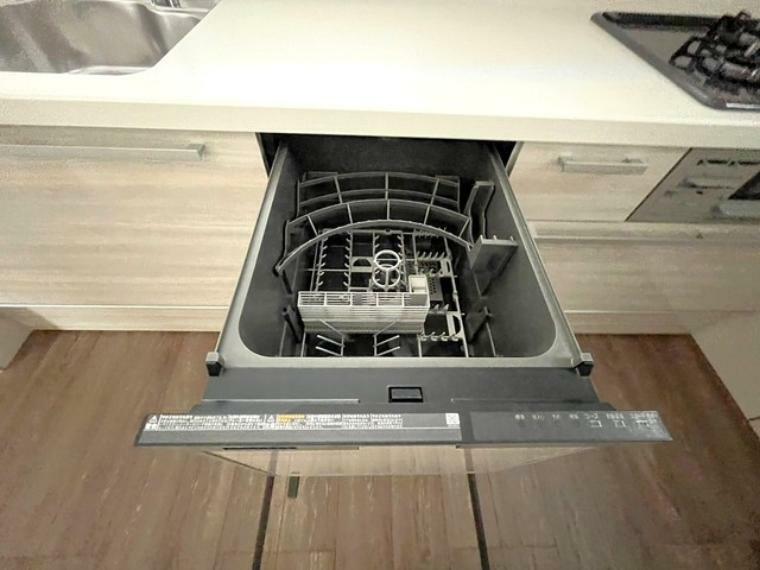 キッチン 食器洗い乾燥機付なので、家事の短縮になり主婦には大変喜ばれます＾＾