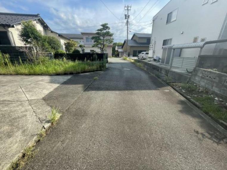 現況写真 前面道路の写真です。