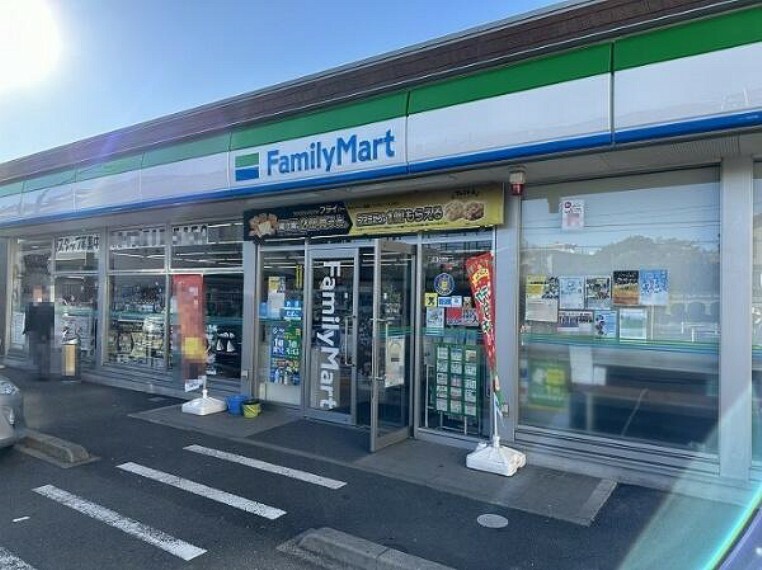 コンビニ ファミリーマート豊川上野店