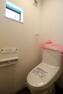 トイレ 1階・2階にそれぞれ設けられたトイレは温水洗浄便座です。