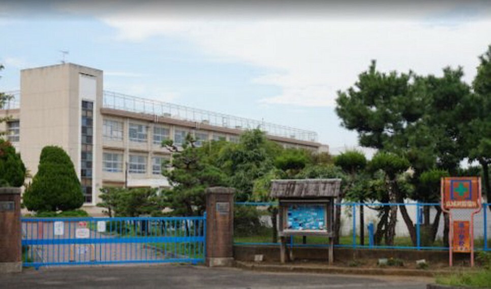 小学校 【小学校】平塚市立港小学校まで750m