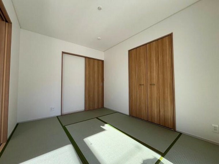 和室 和室6帖は、畳の上でリラックスしたり 趣味の部屋としてもご利用いただけ ご家族に嬉しい一部屋です