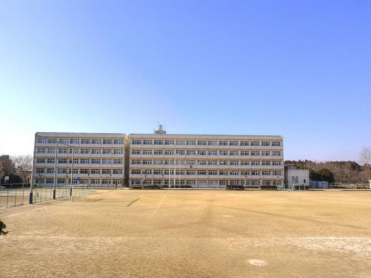 鎌ケ谷市立第五中学校（約1,380m）