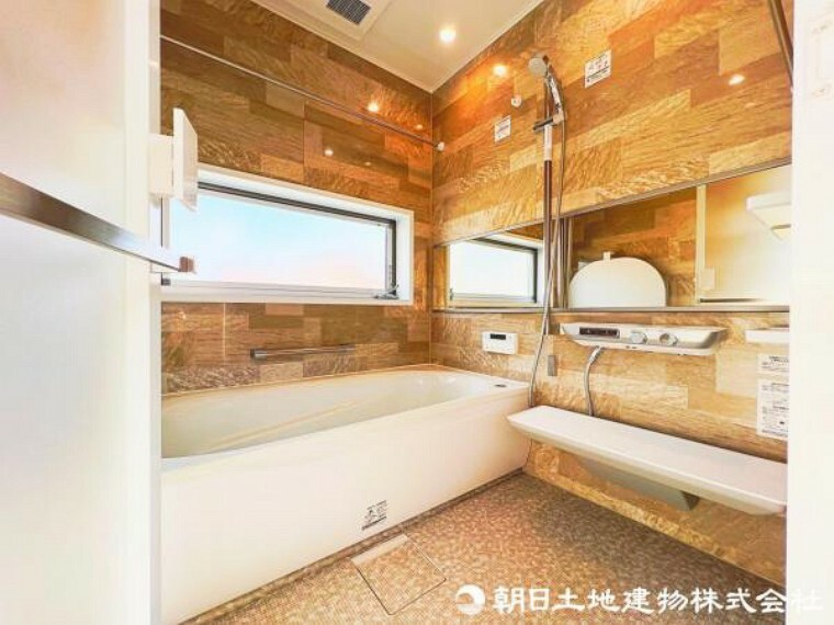 浴室 半身浴やお子様と一緒にくつろぎのバスタイムを満喫できるゆとりある1坪タイプの浴室