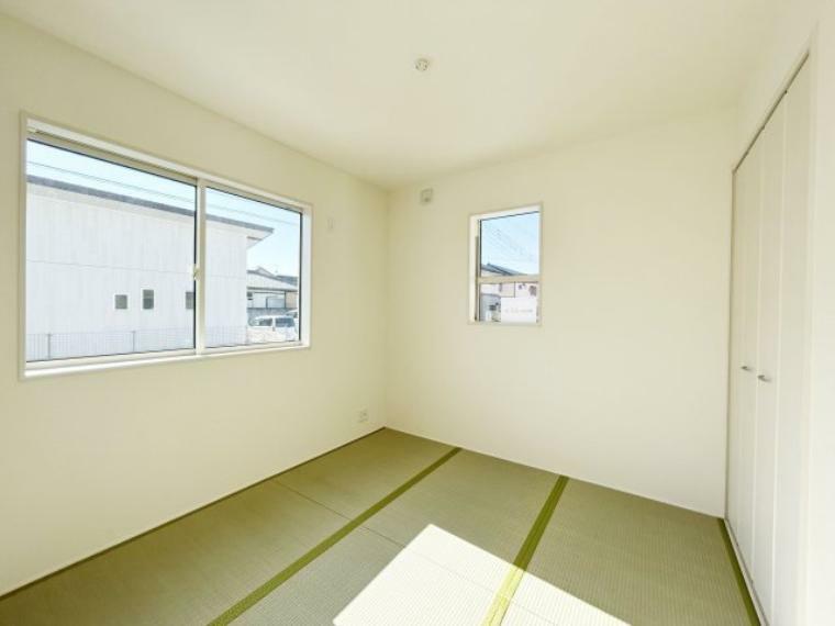 和室 来客時の応接間としても、ゲストルームとしても重宝する和室。日本の文化を感じる空間で大切なゲストをおもてなし。