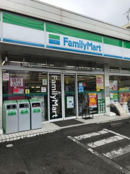 コンビニ 【コンビニエンスストア】ファミリーマート 柏富勢店まで729m