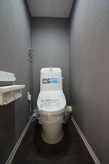 トイレ トイレには快適な温水洗浄便座付