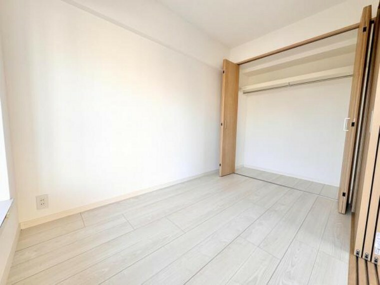 ■3.7帖の洋室は収納スペースとしての活用もできます