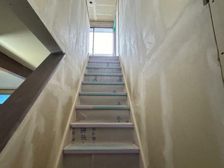 【リフォーム中・階段】階段は架け替えます・リビング階段でオシャレになりますのでお楽しみにしていてください。