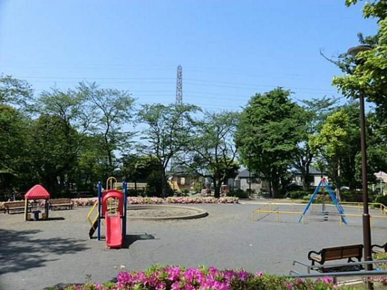 公園 しらゆり公園まで約400m