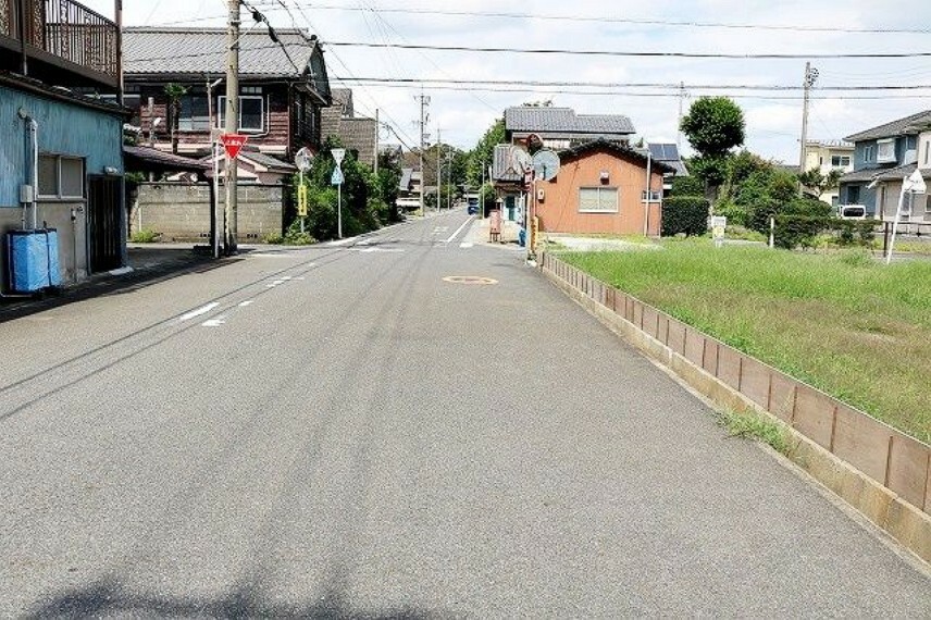 現況写真 前面道路含む現地写真