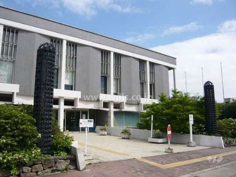 尼崎市役所の外観（約473m）