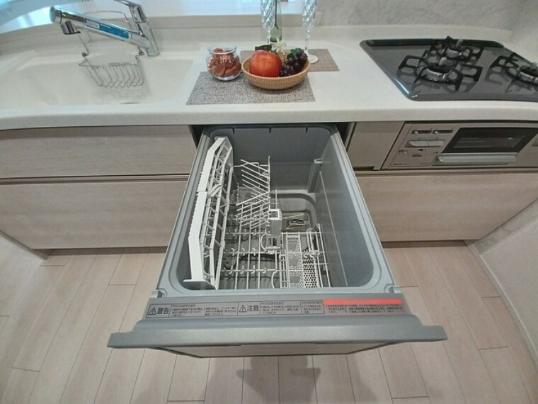 毎日の家事をサポートしてくれる食洗器も標準に装備。ちょっと嬉しい設備です