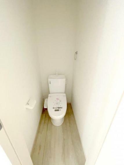 トイレ ■温水洗浄便座でいつも快適なトイレ