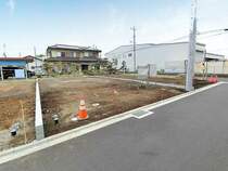 横浜線で桜木町方向へ、京王相模原線で新宿方向へ。通勤にも外出にもアクセス良好