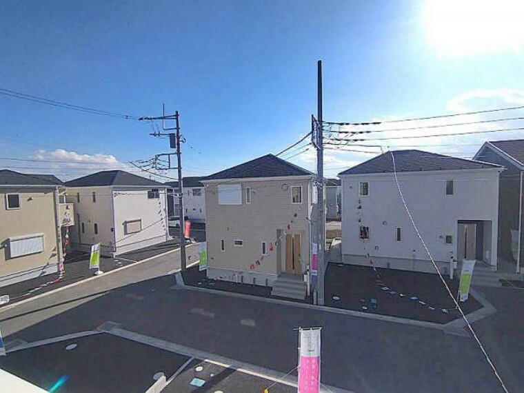 眺望 豊かな緑が雑音を消してくれるよう。眺めて景色よく、住んで静かな環境