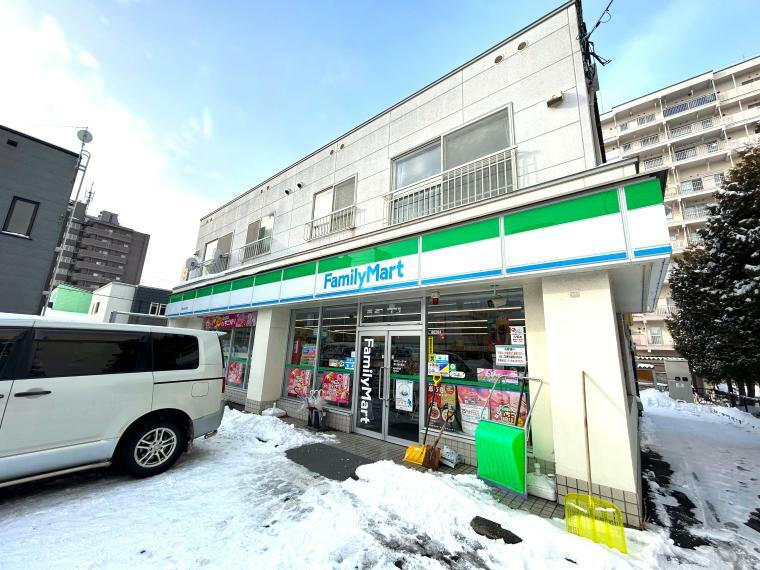 ファミリーマート東札幌6条店