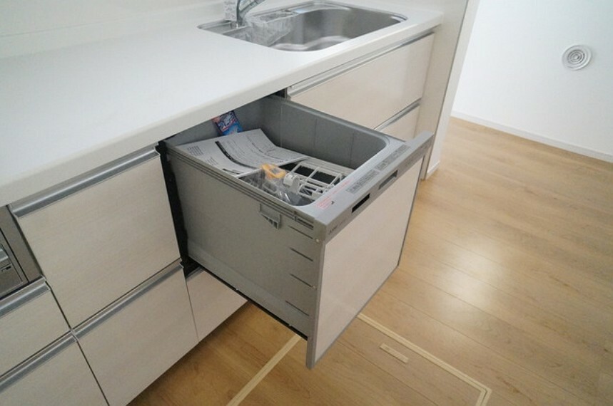 環境にも手にも優しい、食器洗乾燥機付のキッチン。