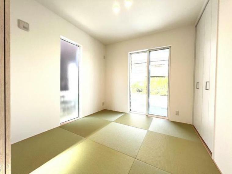 畳の風合いを満喫できる和室です。落ち着ける空間です。